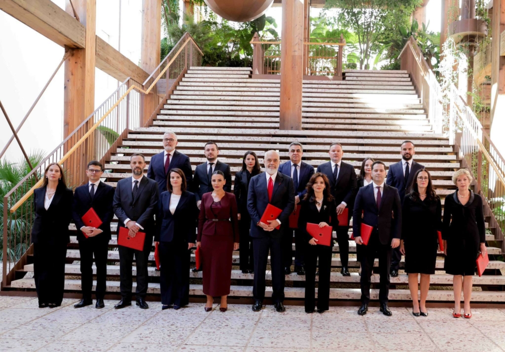 BETOHET KABINETI I RI QEVERITAR